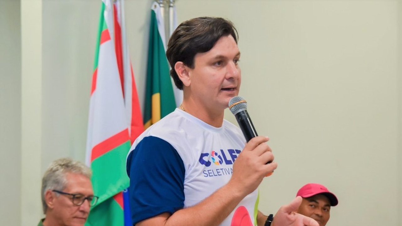 Prefeito Marcelo Beltrão anuncia reajuste do magistério em 13% e de R$ 500 para auxiliares de classe