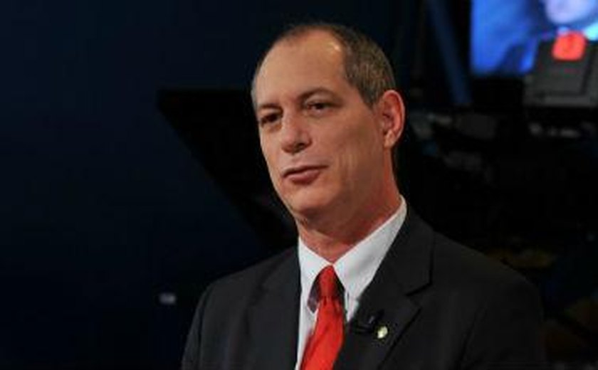 Tasso e Jobim são os ‘melhores nomes’ em eleição indireta, diz Ciro Gomes