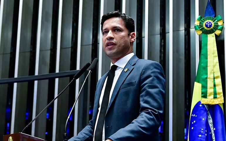 CAE aprova obrigação de uniformes e calçados para alunos da rede pública