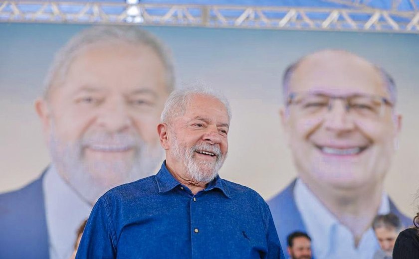 Brasil precisa investir no agronegócio, mas também nos pequenos produtores, diz Lula