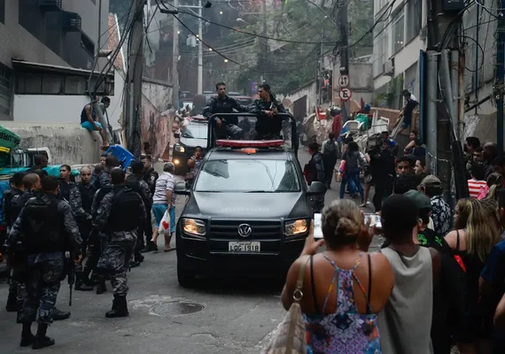 Operação policial em comunidade do Rio deixa um moto e 5 feridos
