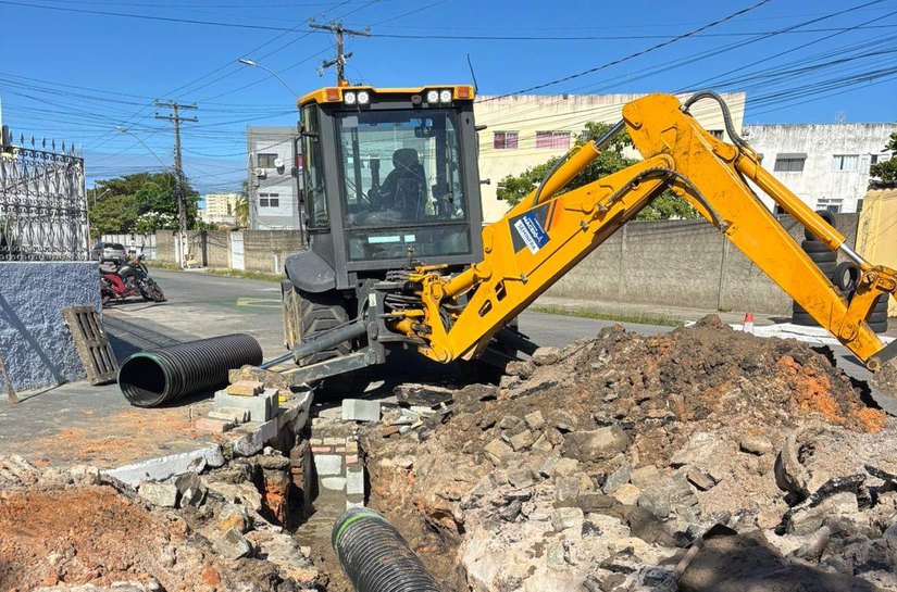 Infraestrutura substitui 10 metros de rede de tubulação rompida no Poço