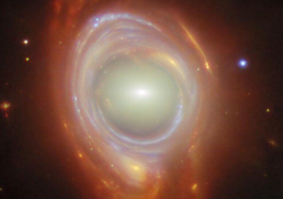 Astrônomos sugerem que a Terra está dentro de um misterioso buraco cósmico gigante (FOTO)