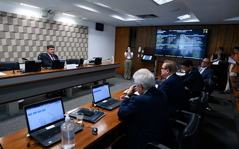 CCT analisa outorgas de rádio e prioridades nas emendas à LOA