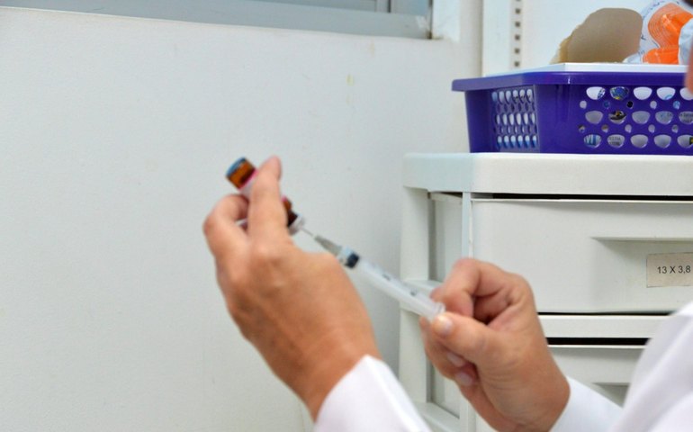 Sesau orienta sobre onde buscar atendimento para receber o soro antirrábico