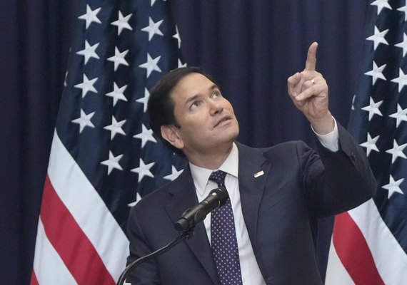 Rubio: EUA vão revogar 'agressivamente' vistos para estudantes chineses