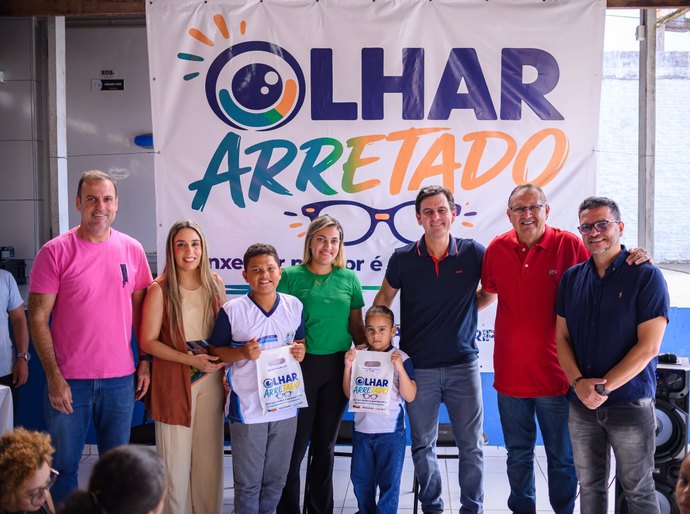 Prefeitura de Coruripe lança Programa Olhar Arretado e entrega primeiros 150 óculos a estudantes da rede municipal