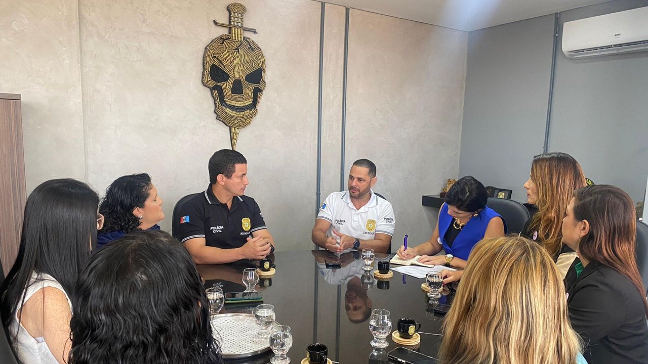 Delegado-geral da PCAL recebe profissionais para discutir golpes contra advogados