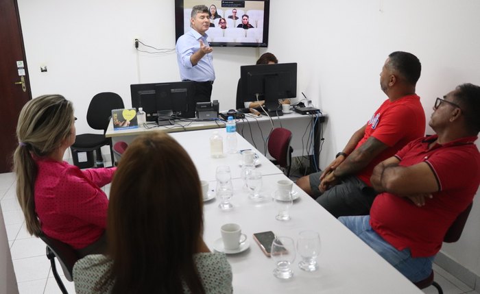 Trabalhadores relataram que estão passando por dificuldades