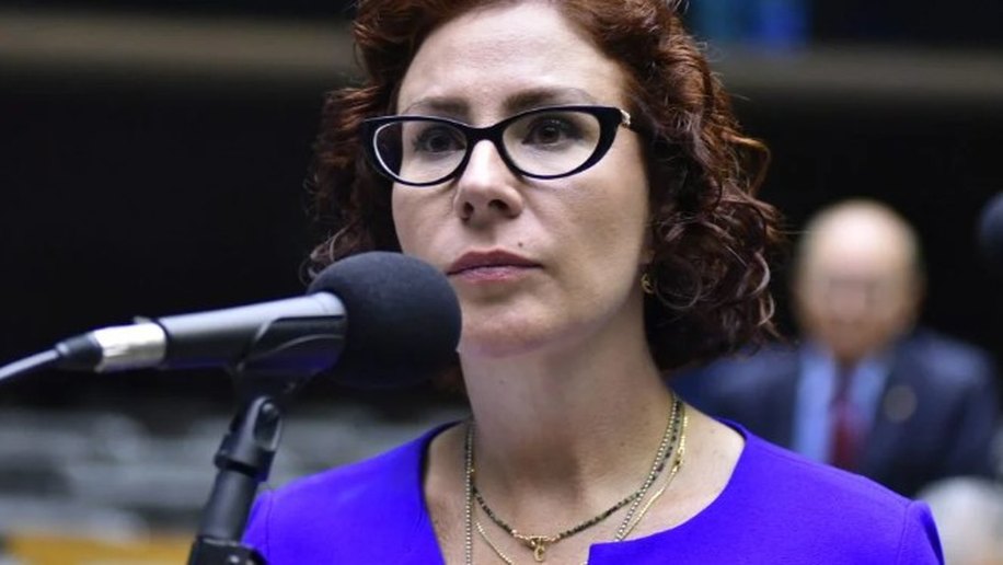 Rede X recorre ao STF contra suspensão de perfis de Carla Zambelli