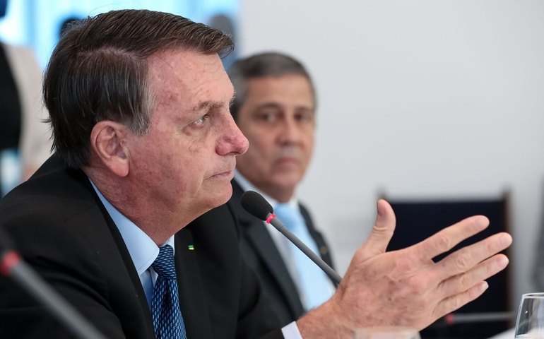 Governo revê comunicação ao decidir recriar ministério