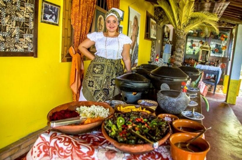 Primeira-dama visita polo de produção artesanal em União dos Palmares