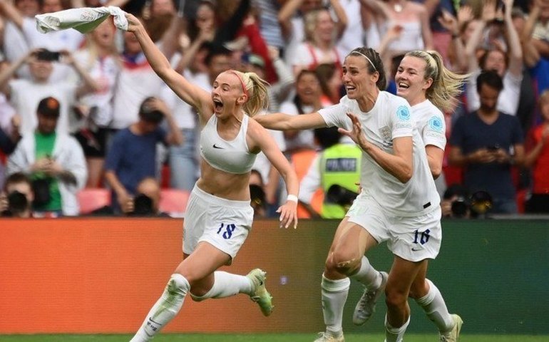 Com recorde histórico de público, Inglaterra é campeã inédita da Eurocopa