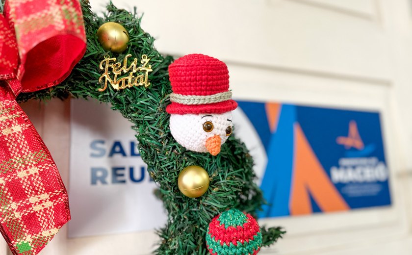 Artesãos da Economia Solidária preparam peças únicas para o Natal