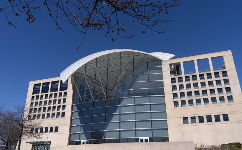 O que é o Instituto da Paz dos EUA, ferramenta de soft power desmantelada por Trump e Musk?