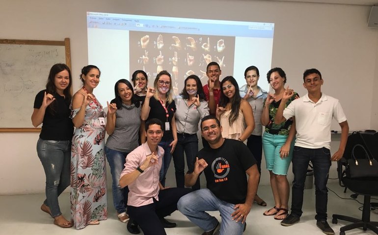 Garden Shopping promove curso de Libras para lojistas e colaboradores
