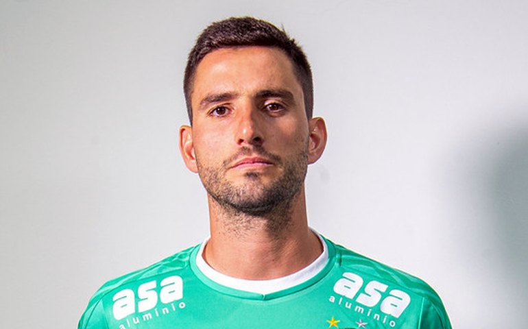 Após imbróglio, Guarani acerta venda do goleiro Tony para o Aljandal, da Arábia Saudita