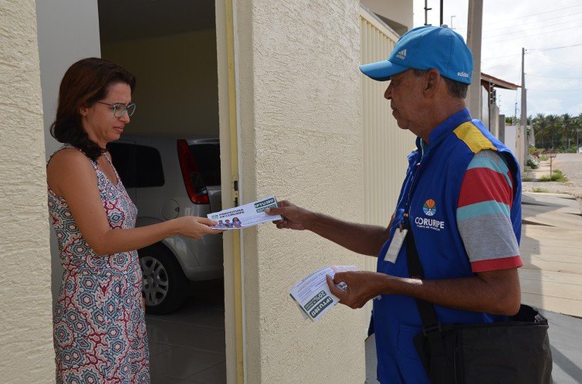 Prefeitura de Coruripe realiza entrega dos carnês para pagamento do IPTU