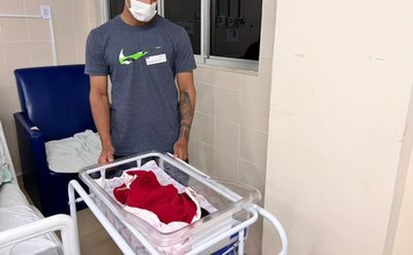 Primeiro bebê de 2023 nasce no dia do aniversário do pai, em João Pessoa