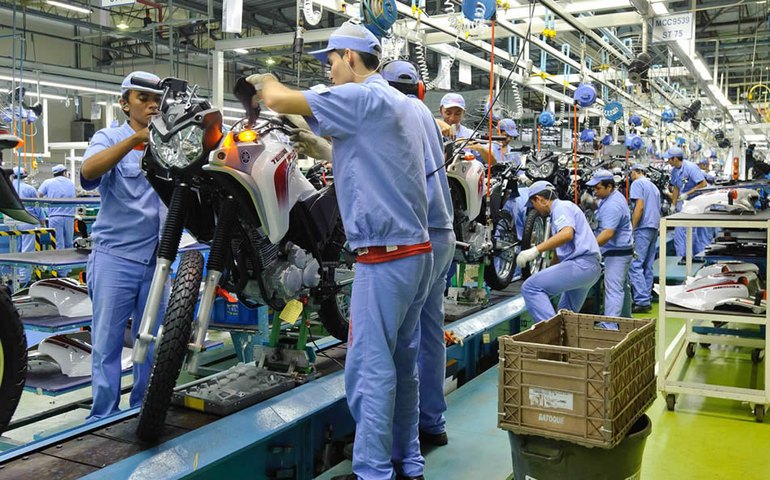 Vendas de motos sobem 13,8% em abril ante abril de 2021, mostra Fenabrave