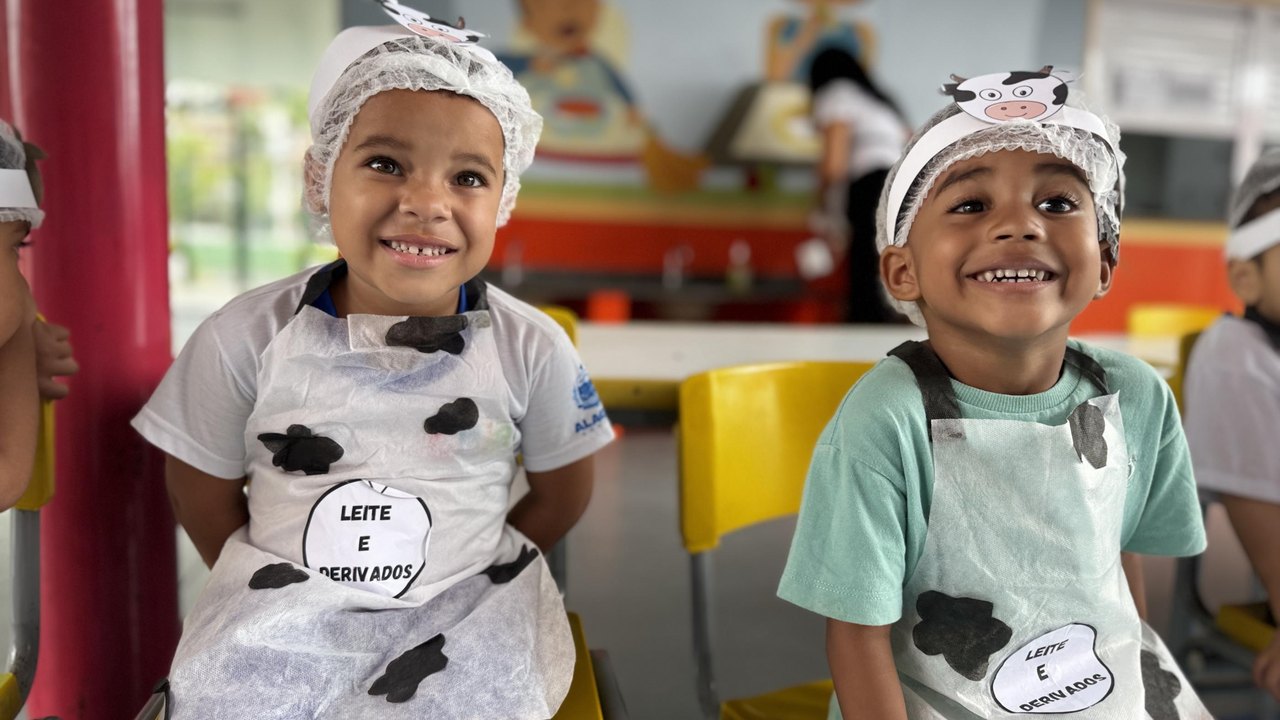 Creche Cria promove ação educativa na Semana da Alimentação Escolar, na Grota do Cigano