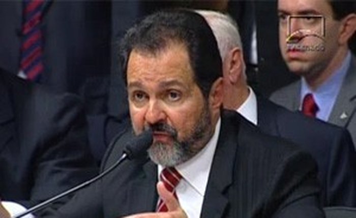 Agnelo afirma à CPI que aceita abrir sigilos bancário, fiscal e telefônico