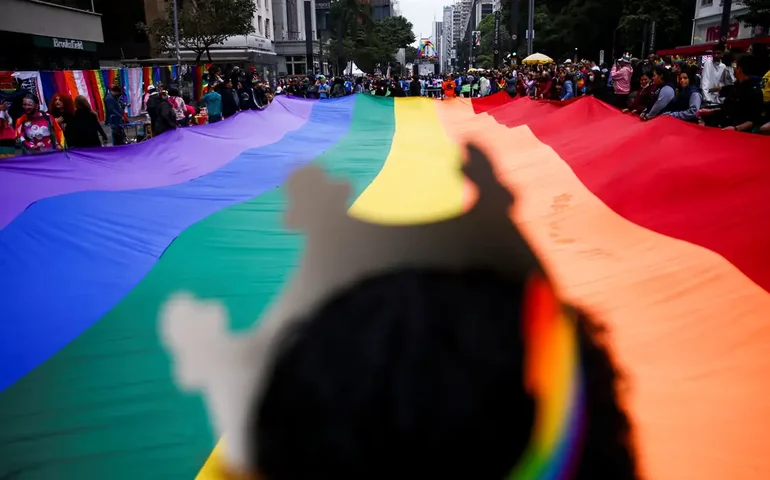 Parada do Orgulho LGBT+ de SP 2026 abordará importância do voto