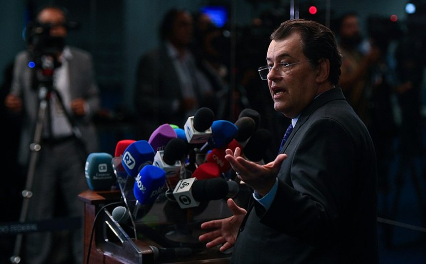 Relator da 'Reforma Tributária' expressa esperança na promulgação na próxima Semana