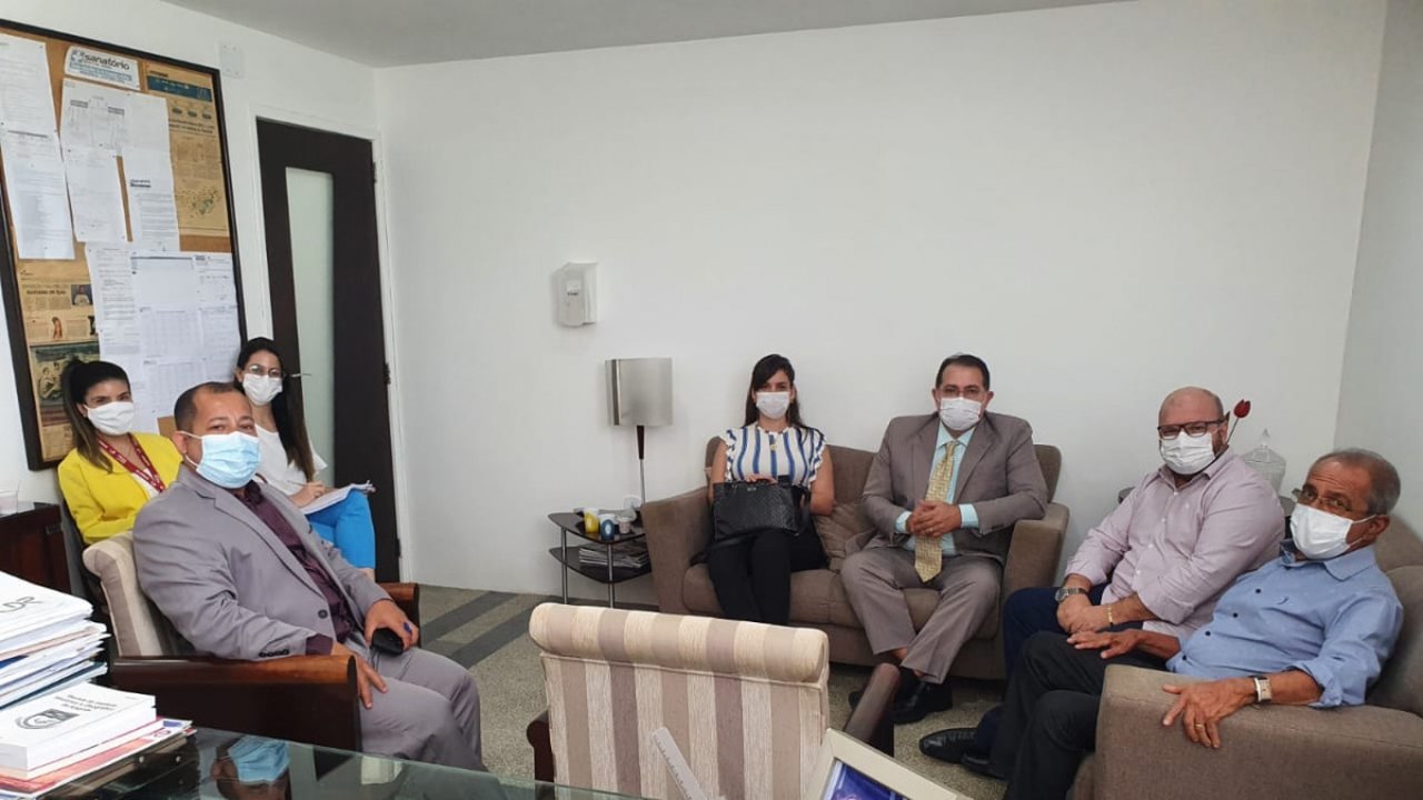 Visita técnica: Adeilson Bezerra conhece as instalações do Hospital Sanatório