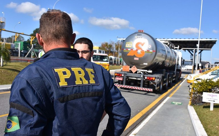 Operação Natal: PRF amplia fiscalização nas estradas