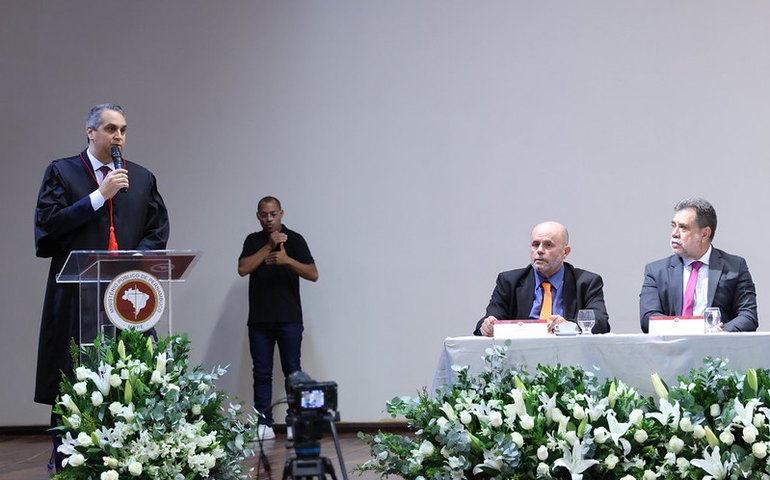 PGJ do MPAL, Lean Araújo, participa da posse dos novos promotores de Justiça do Ministério Público de Pernambuco