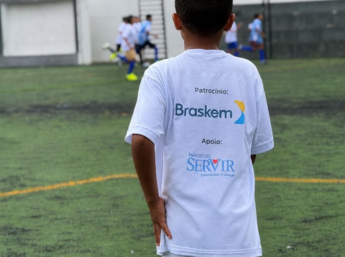 Muito além do esporte: 100 jovens concluem capacitação transformadora em comunidades de Maceió