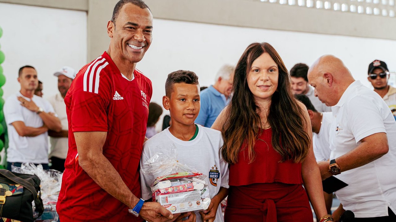 Olho d’Água das Flores recebe, mais uma vez, o capitão do Penta, Cafu