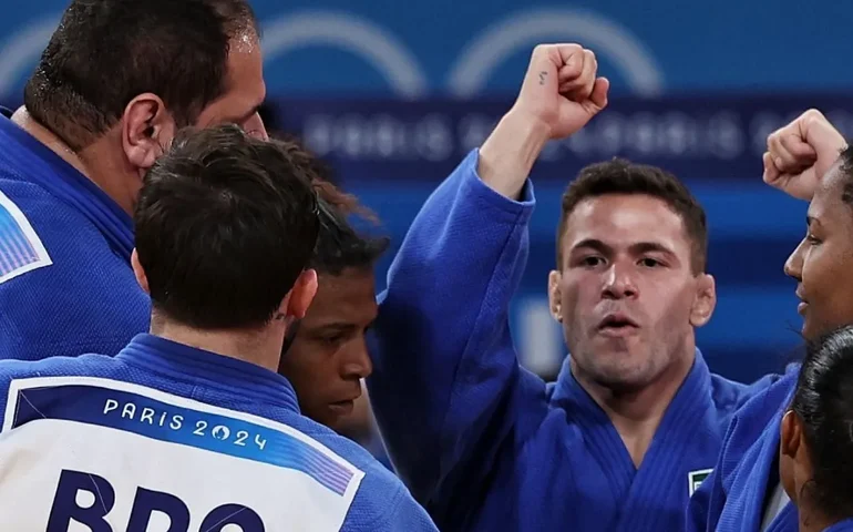 Brasil supera Itália no judô por equipes e fatura bronze na Olimpíada de Paris