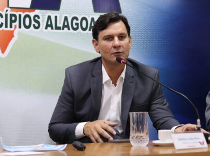 AMA reúne gestores municipais para esclarecer mudanças na reforma tributária
