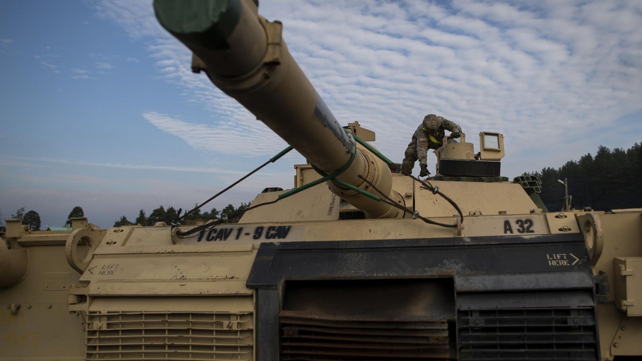 Novo tanque leve dos EUA M10 Booker pode ser pesado demais para pontes na Europa, diz portal