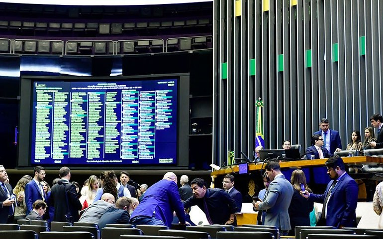 Proposta prevê o afastamento do lar de agressor em caso de violência sexual, moral ou patrimonial da mulher