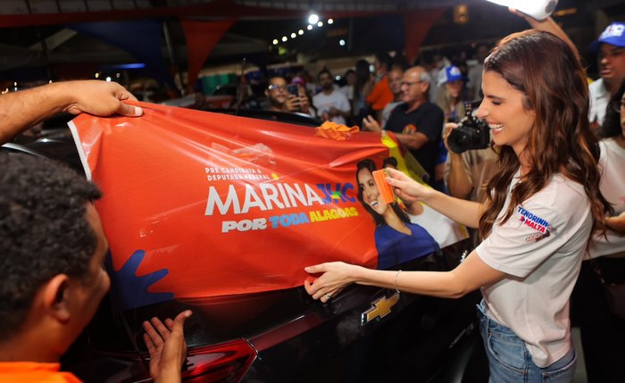 Marina JHC inicia pré-candidatura com adesivaço e apoio popular em Maceió