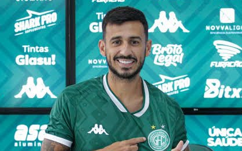 Camacho minimiza caso Régis e garante: 'O vestiário do Guarani está blindado'