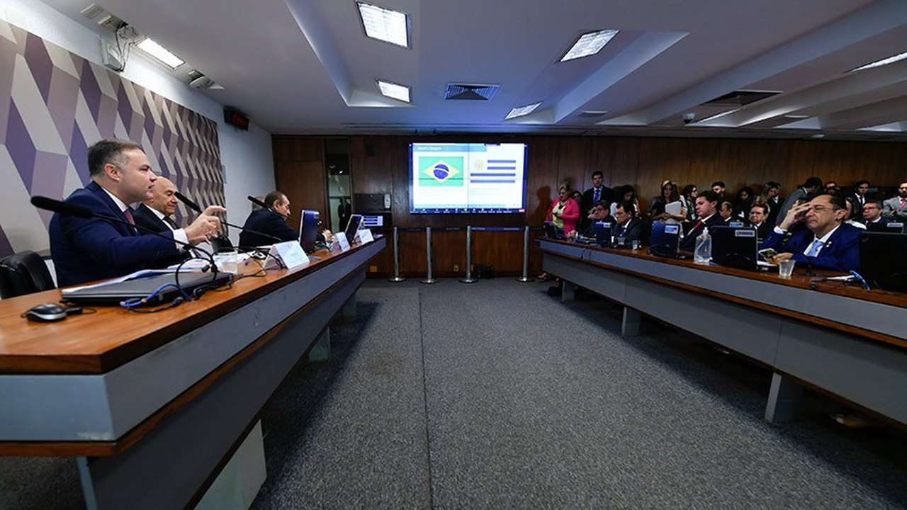 Transportes: senadores pedem retomada de obras e solução para concessões em estradas federais