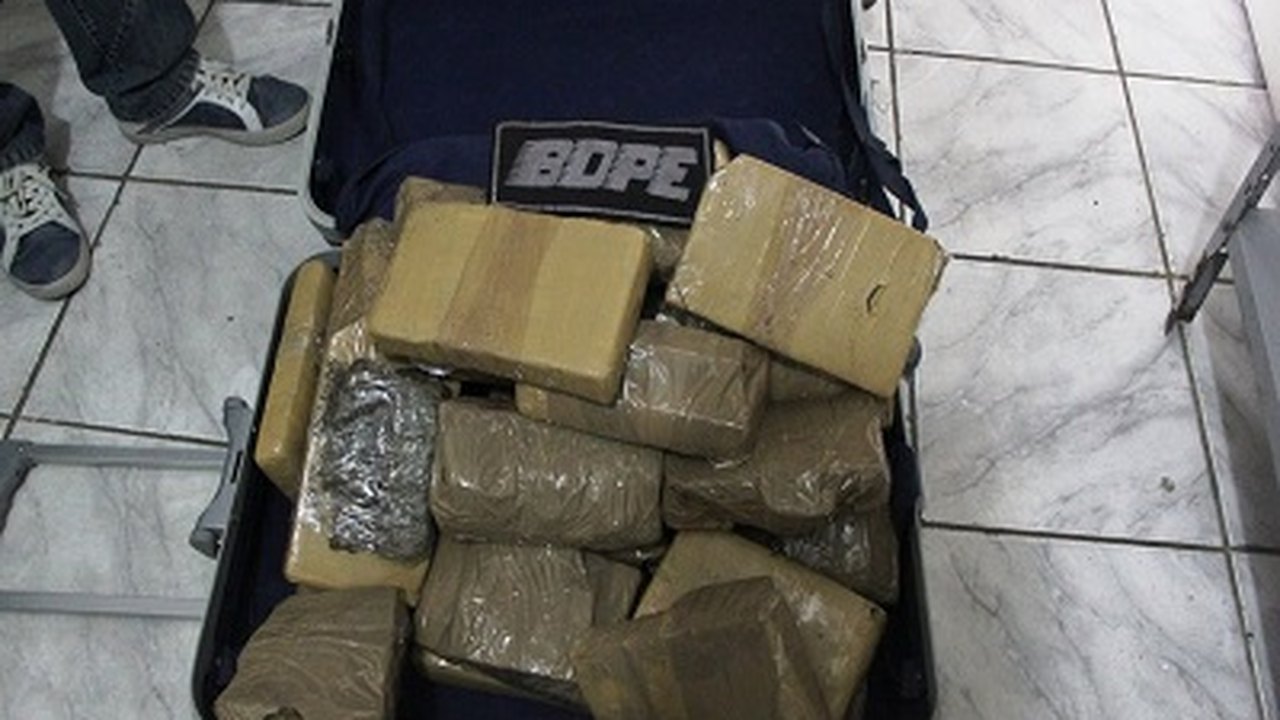 Bope apreende mais de 28 kg de maconha em mala de viagem em Maceió