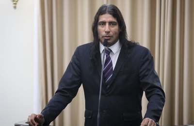 Durante sessão na ALE, Lobão critica instalações dos bombeiros na Praia do Sobral