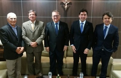 Presidente do TJ discute com prefeito eleito inauguração de Juizado em Santana