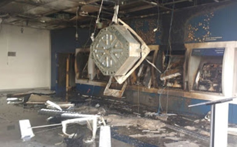 Suposto bando do PCC explode agencia da Caixa em Arapiraca