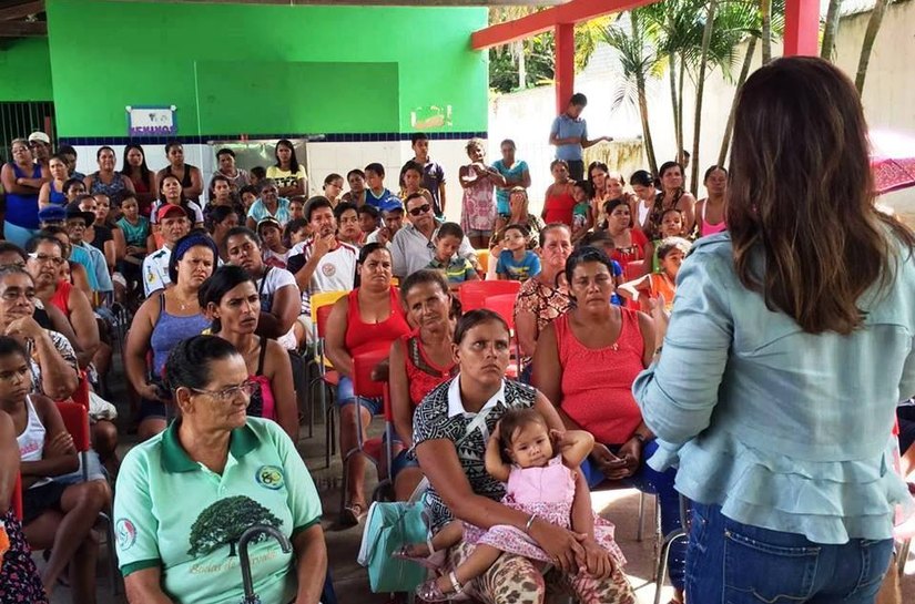 Prefeitura de Murici entrega novos fardamentos a alunos da rede municipal