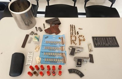 Polícia Militar apreende armas e prende suspeito após violência doméstica