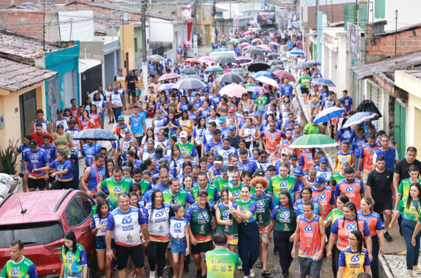 Milhares de pessoas participaram da Chama da Integração em comemoração aos 65 anos de Campo Alegre