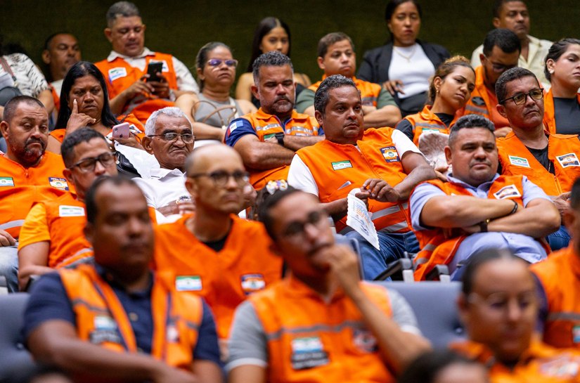 Descarte de lixo é pauta de encontro com voluntários do Núcleo Comunitário de Defesa Civil