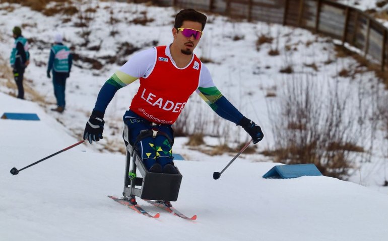 Cristian Ribera conquista ouro na Copa do Mundo de esqui cross-country