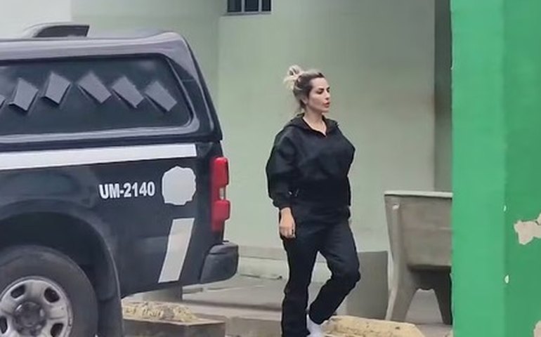 Deolane Bezerra seguirá presa após audiência de custódia